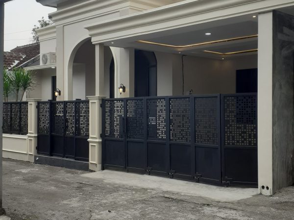 rumah dijual mewah klasik 1milyar wedomartani