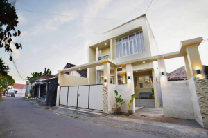 rumah 2 lantai sleman