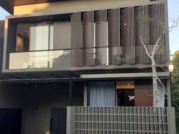Rumah Mewah 2 lantai Full Furnished siap huni di Purwomartani sleman